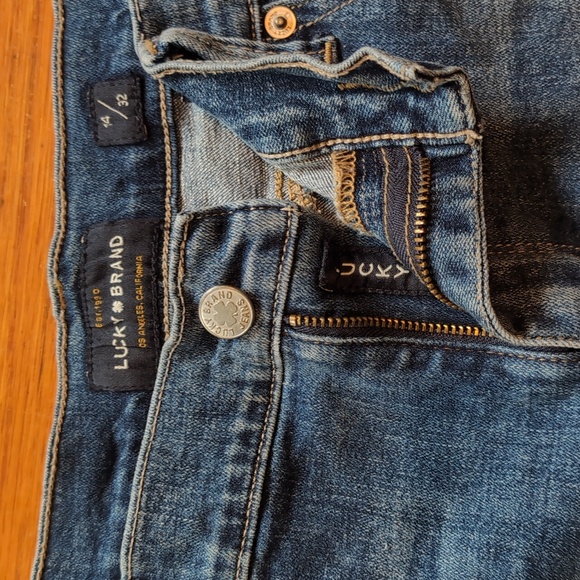 Lucky Brand raw hem shorts - Picture 2 of 3